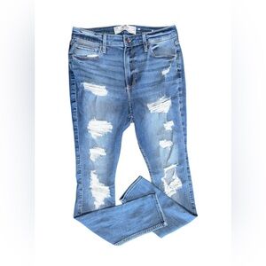🆕juniors hollister distressed jeans